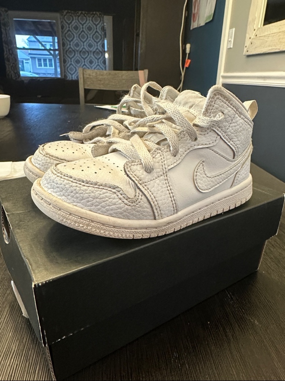 Jordan 1 Mid